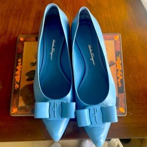 Ferragamo size 11 blue vara flats